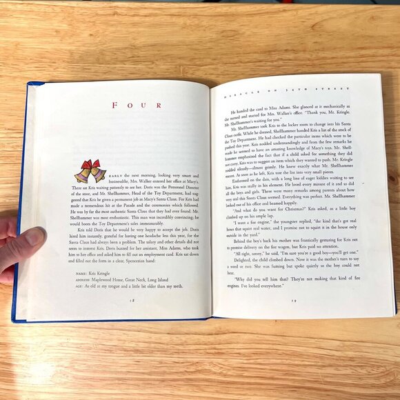 Miracle On 34th Street Hardcover Book 1984 Tomie DePaola Santa Claus Xmas - Picture 7 of 11